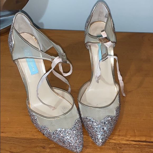 Betsey Johnson Shoes - Ho-Ly Cow! Betsy Johnson Hot Ass Heels!